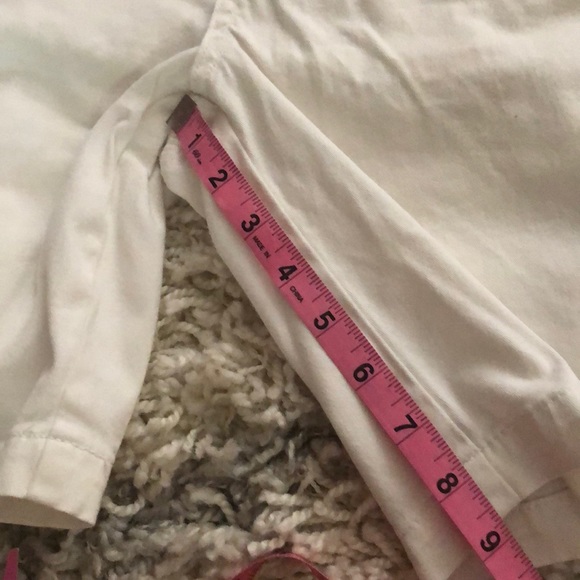 🍁3/$25🍁. White Bermuda shorts - Picture 10 of 11